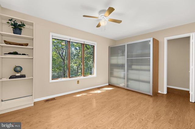 8208 EDWIN RAYNOR, Pasadena, MD 21122