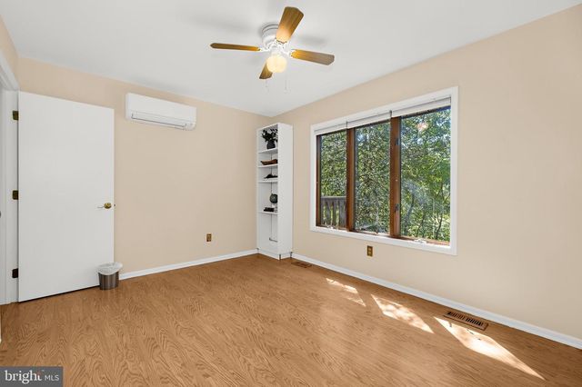 8208 EDWIN RAYNOR, Pasadena, MD 21122