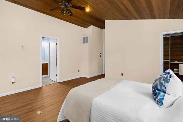 8208 EDWIN RAYNOR, Pasadena, MD 21122