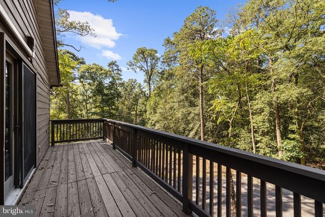 8208 EDWIN RAYNOR, Pasadena, MD 21122