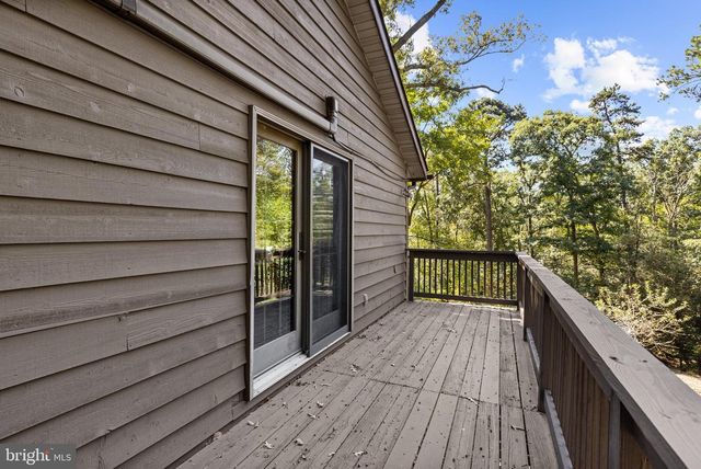 8208 EDWIN RAYNOR, Pasadena, MD 21122