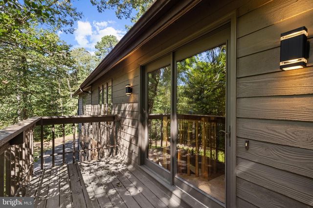 8208 EDWIN RAYNOR, Pasadena, MD 21122