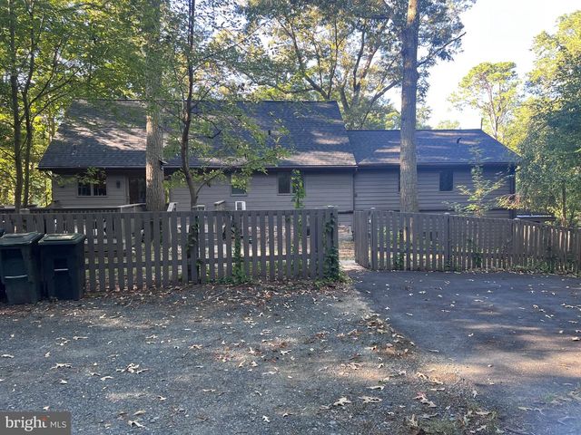 8208 EDWIN RAYNOR, Pasadena, MD 21122