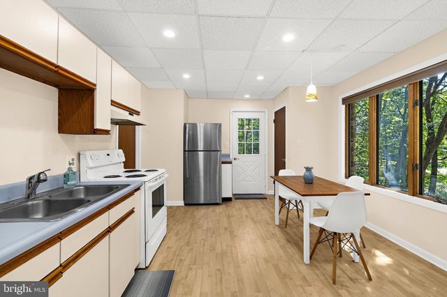 8208 EDWIN RAYNOR, Pasadena, MD 21122