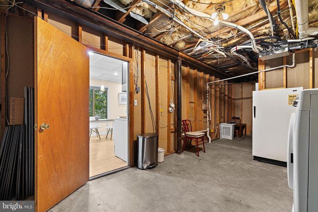 8208 EDWIN RAYNOR, Pasadena, MD 21122