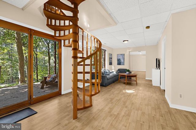 8208 EDWIN RAYNOR, Pasadena, MD 21122