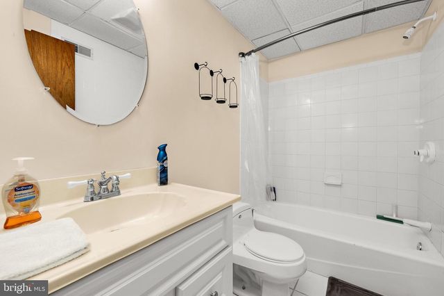 8208 EDWIN RAYNOR, Pasadena, MD 21122