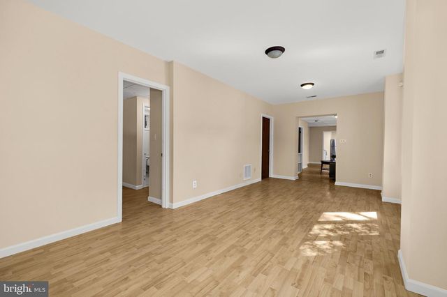 8208 EDWIN RAYNOR, Pasadena, MD 21122