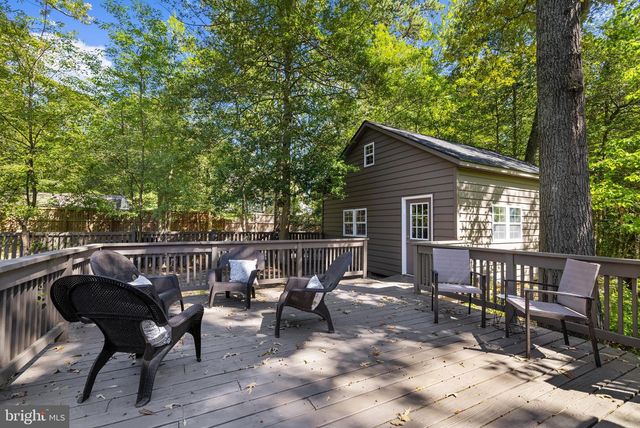 8208 EDWIN RAYNOR, Pasadena, MD 21122