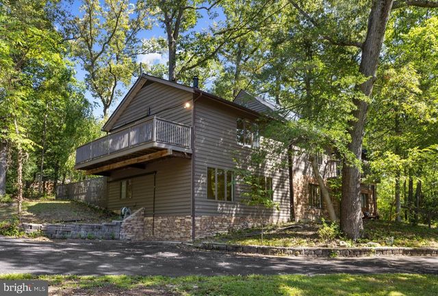 8208 EDWIN RAYNOR, Pasadena, MD 21122