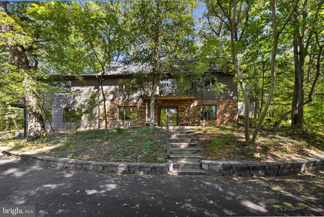 8208 EDWIN RAYNOR, Pasadena, MD 21122