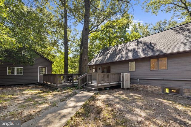 8208 EDWIN RAYNOR, Pasadena, MD 21122