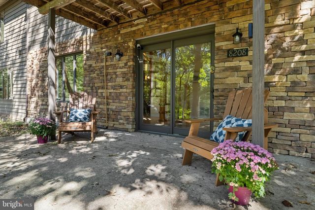 8208 EDWIN RAYNOR, Pasadena, MD 21122