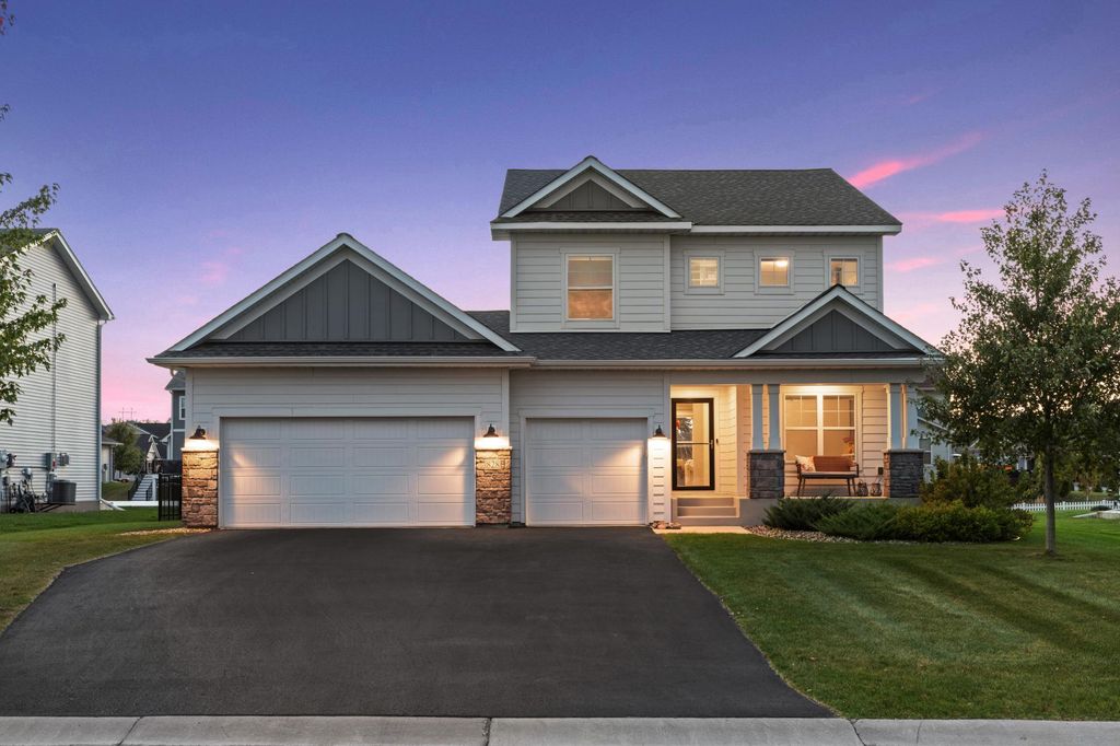 828 June Avenue N, Lake Elmo, MN 55042
