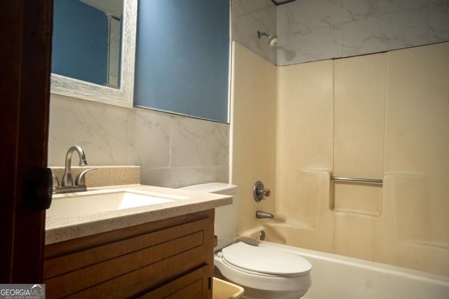 381 Windsor Walk SE, Conyers, GA 30094