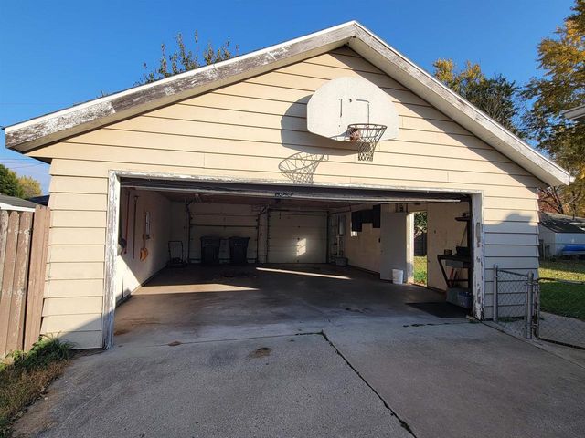 2205 S Palm Street, Janesville, WI 53546