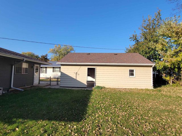 2205 S Palm Street, Janesville, WI 53546