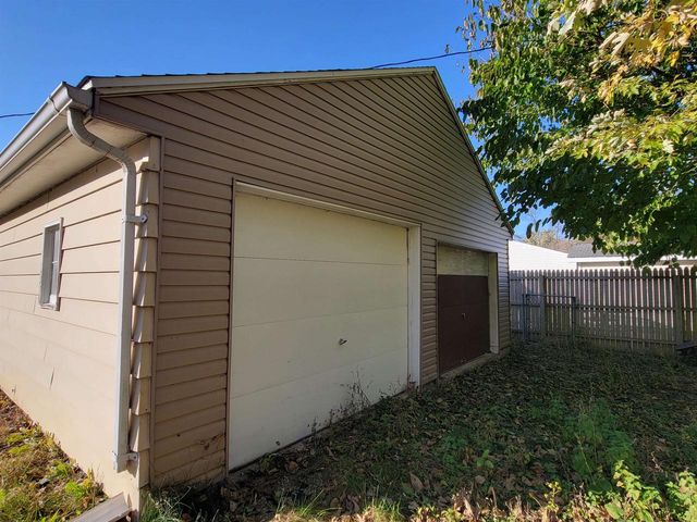 2205 S Palm Street, Janesville, WI 53546