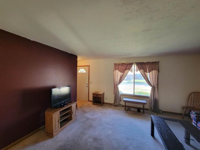 2205 S Palm Street, Janesville, WI 53546