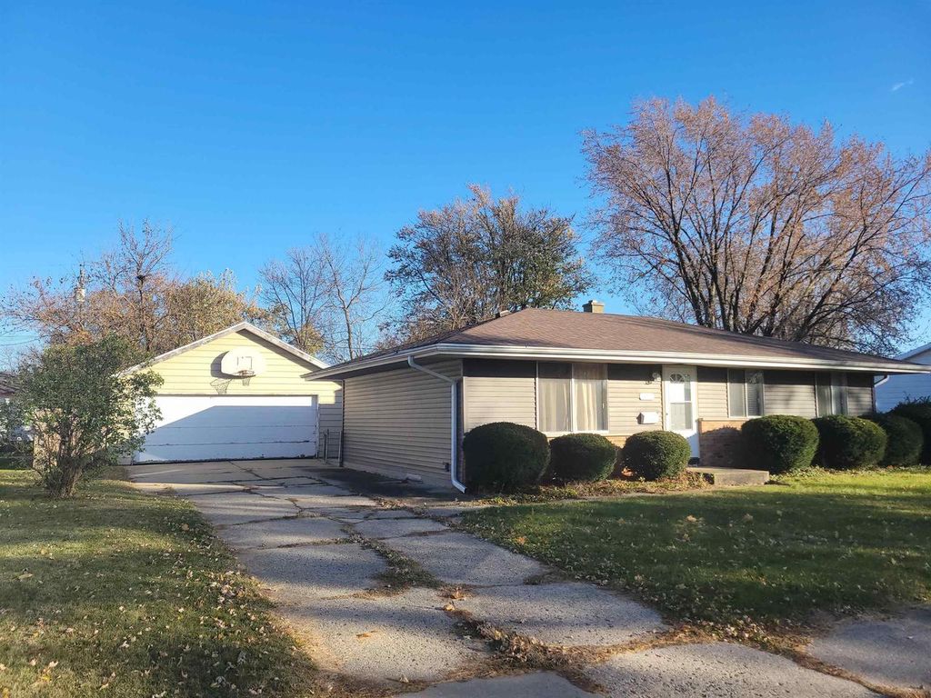 2205 S Palm Street, Janesville, WI 53546