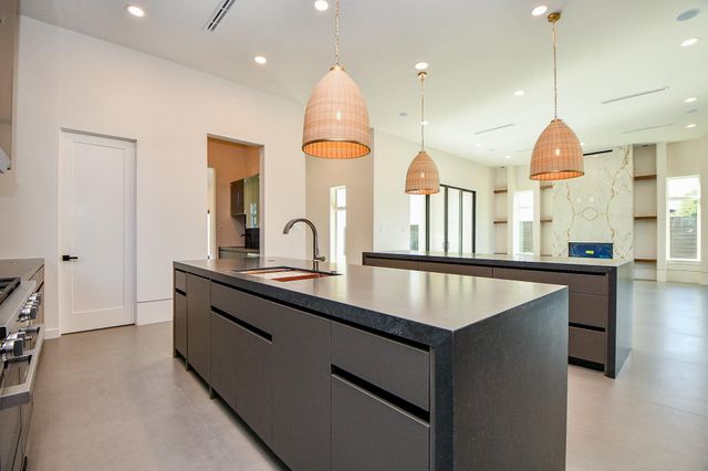 7218 Schiller Street, Houston, TX 77055