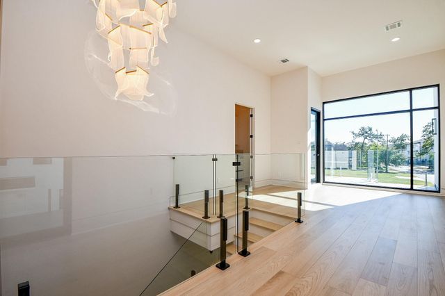 7218 Schiller Street, Houston, TX 77055