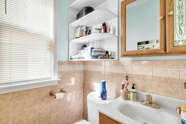 33 Shannon St 1, Boston, MA 02135