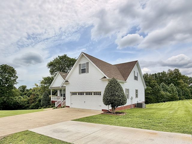 711 Milky Way Dr, Pulaski, TN 38478