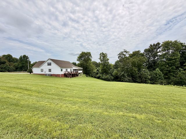 711 Milky Way Dr, Pulaski, TN 38478
