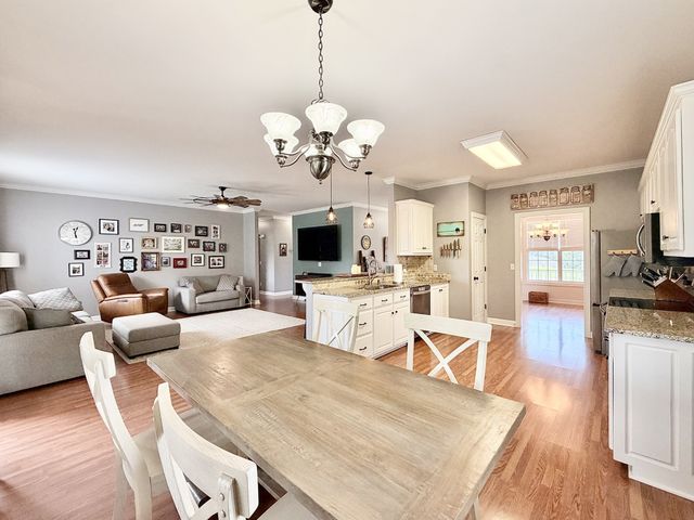 711 Milky Way Dr, Pulaski, TN 38478