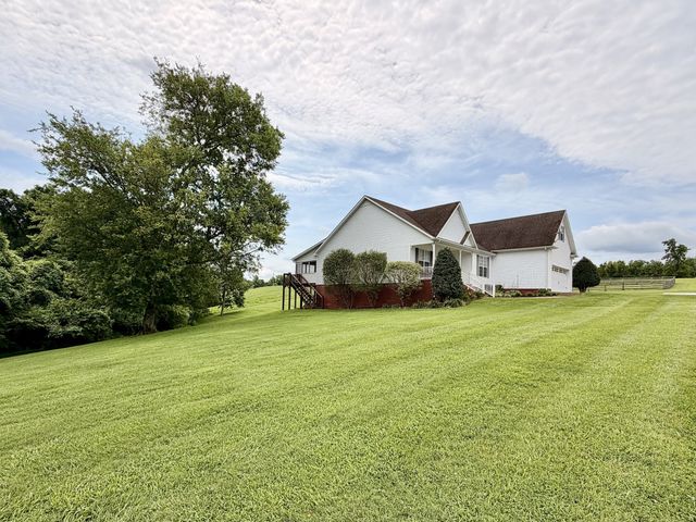 711 Milky Way Dr, Pulaski, TN 38478