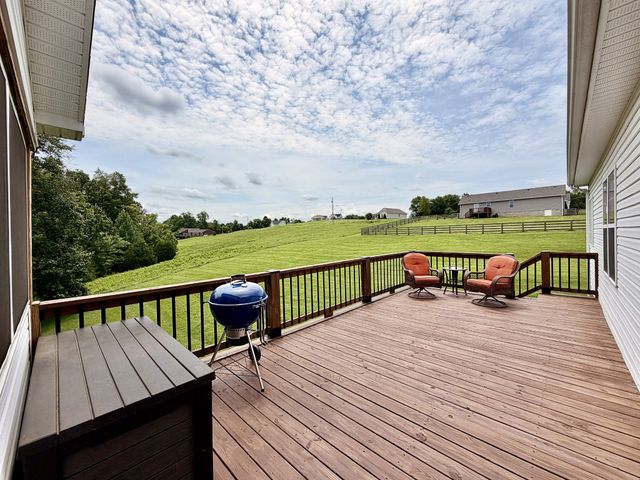 711 Milky Way Dr, Pulaski, TN 38478