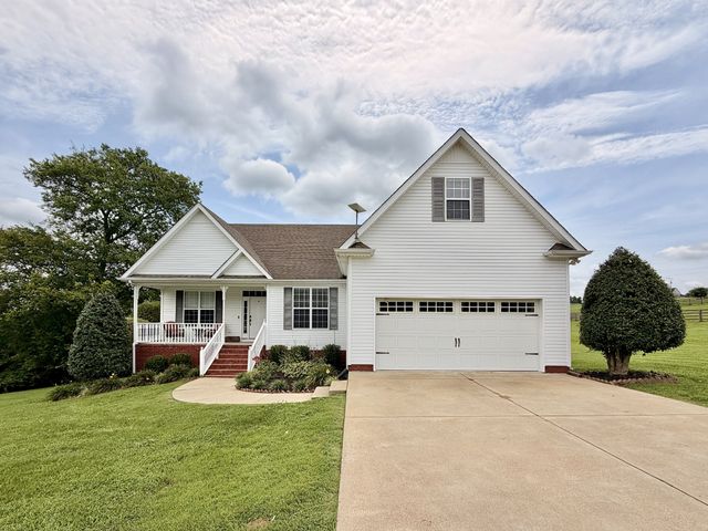 711 Milky Way Dr, Pulaski, TN 38478