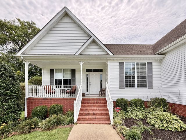 711 Milky Way Dr, Pulaski, TN 38478