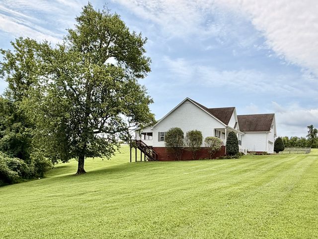 711 Milky Way Dr, Pulaski, TN 38478
