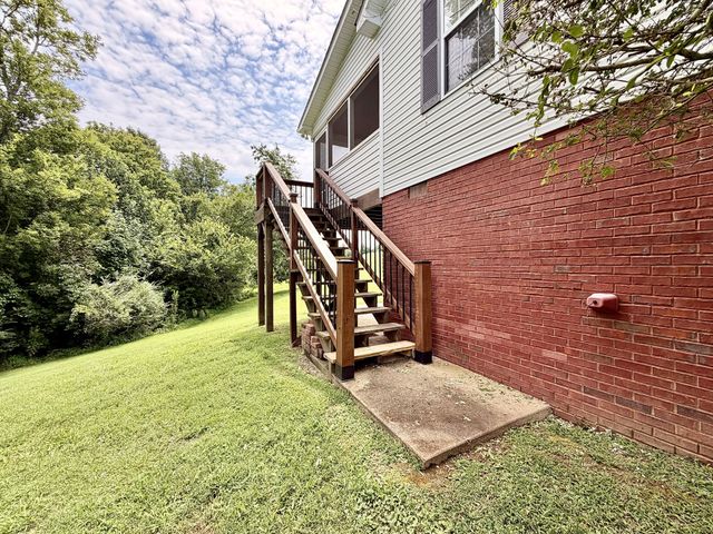 711 Milky Way Dr, Pulaski, TN 38478
