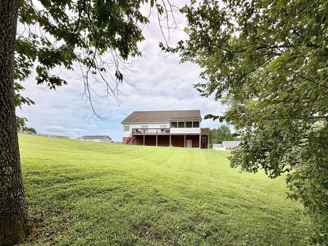 711 Milky Way Dr, Pulaski, TN 38478
