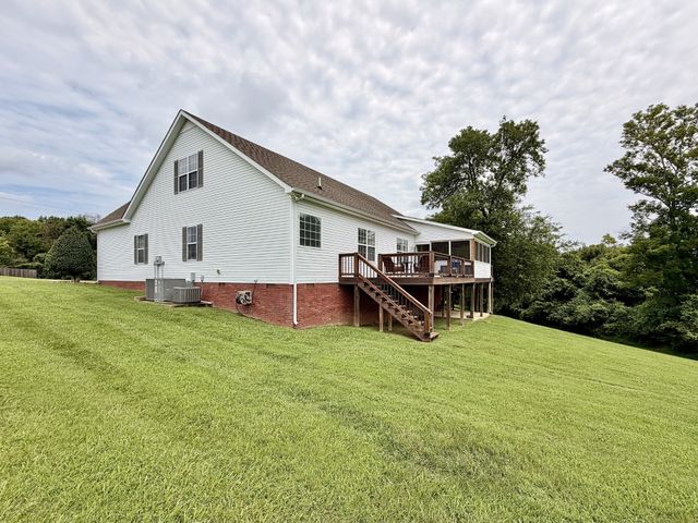 711 Milky Way Dr, Pulaski, TN 38478