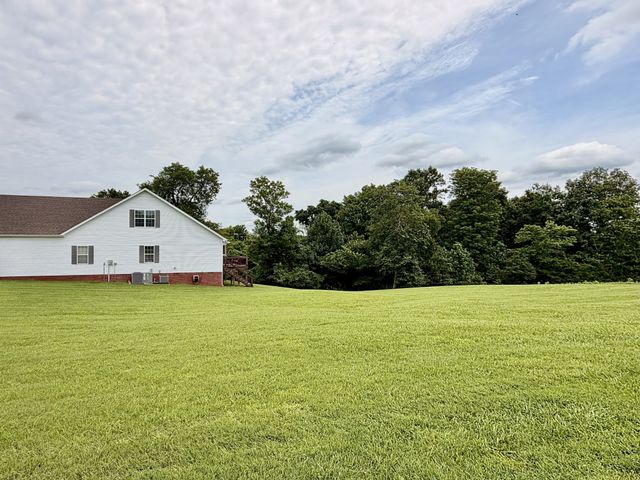 711 Milky Way Dr, Pulaski, TN 38478