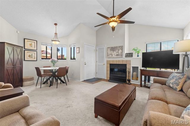 1702 Hemingway Lane D, Weldon Spring, MO 63304