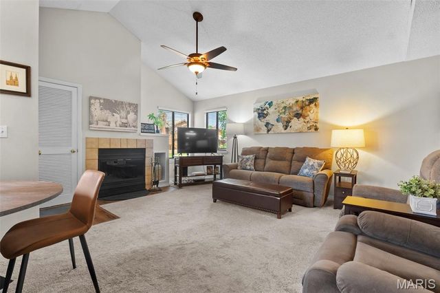 1702 Hemingway Lane D, Weldon Spring, MO 63304