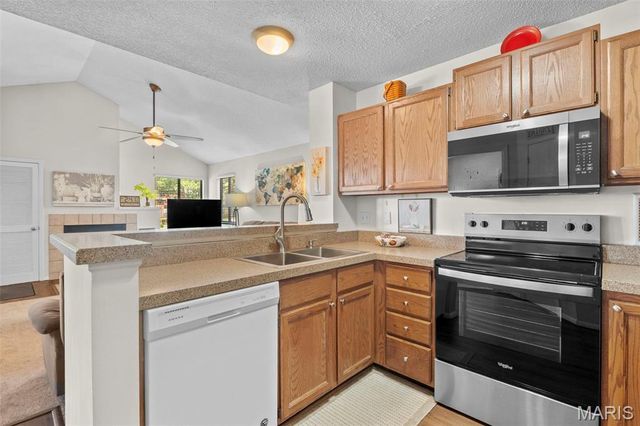 1702 Hemingway Lane D, Weldon Spring, MO 63304