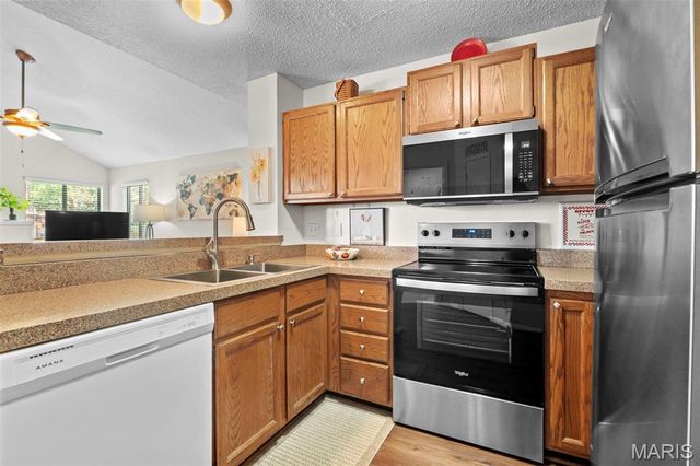1702 Hemingway Lane D, Weldon Spring, MO 63304