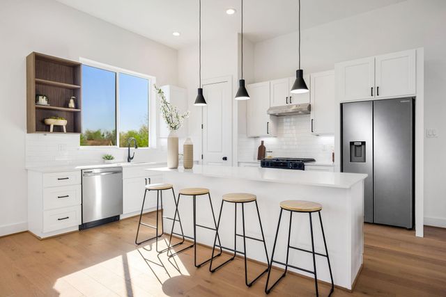 2810 Mills Street, Houston, TX 77026