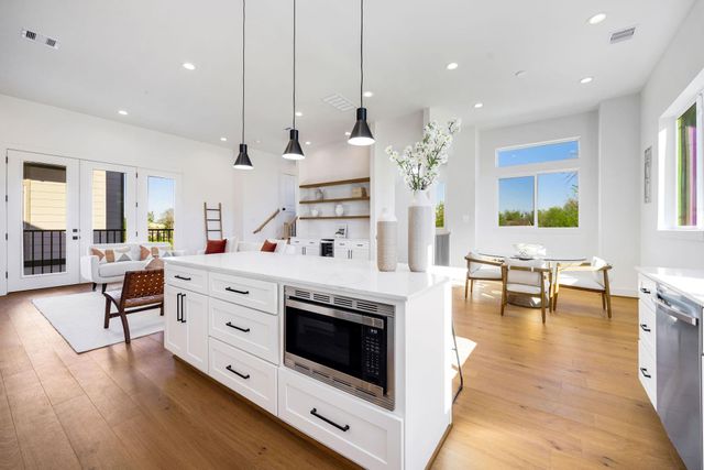 2810 Mills Street, Houston, TX 77026