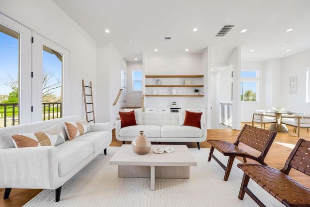 2810 Mills Street, Houston, TX 77026