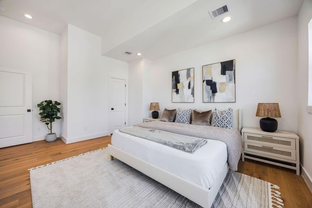 2810 Mills Street, Houston, TX 77026