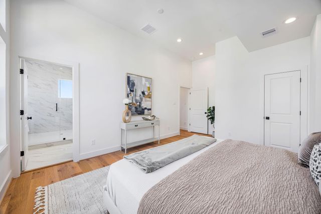 2810 Mills Street, Houston, TX 77026