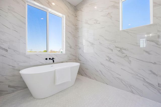 2810 Mills Street, Houston, TX 77026