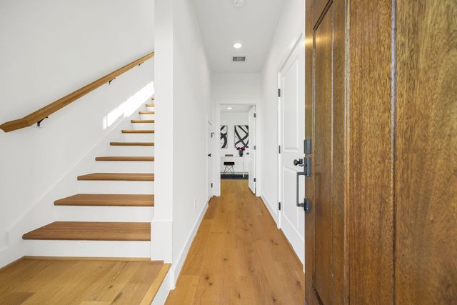 2810 Mills Street, Houston, TX 77026